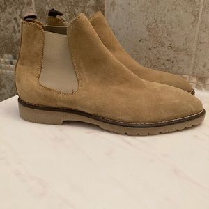 Suede leather Chelsea boots